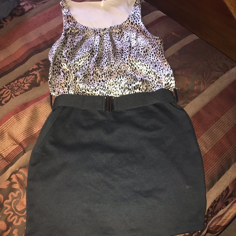 Super Cute Dress w/Belt (Size Medium)